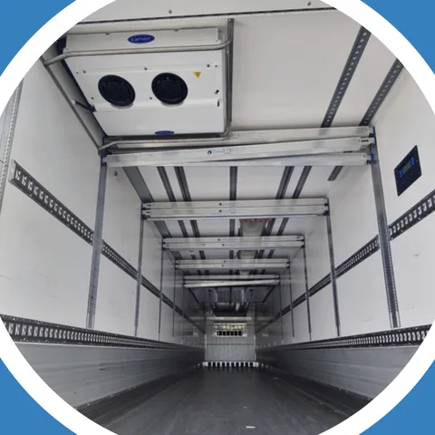Intérieur d'une caisse frigorifique TCB avec son évaporateur au plafond